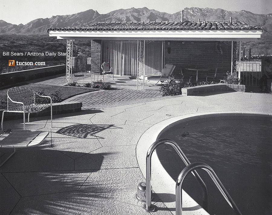 1964 Tucson home photos: Herefords are pride of ranch